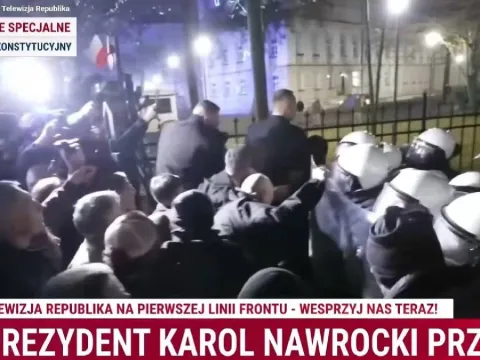 Avrupa karıştı: Cumhurbaşkanı anayasa mahkemesine testereyle girdi - fotoğraf 6