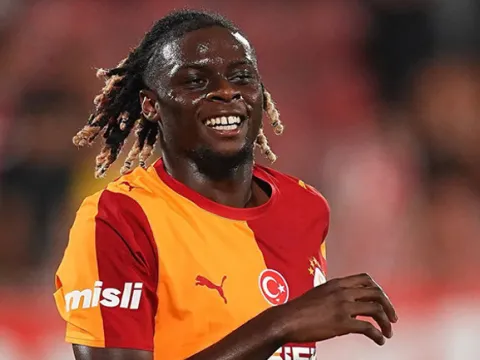 G.Saray'ın yıldızı köprüleri attı! Ayrılmak istiyor - fotoğraf 4