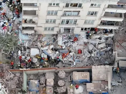 MALTEPE'DE ÇÖKEN BİNANIN MÜTEAHHİDİ KİM? Cevizli'deki Bina Kime Ait, Ne Zaman Yapıldı? Mimarı ve Şantiye Şefi Gözaltına Alındı! - fotoğraf 2