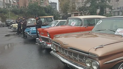 Kaçak klasik araçları sahte belgelerle satışa çıkaran şebeke çökertildi