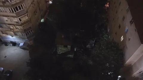 Kadıköy’de 3 katlı ahşap köşk yangında kullanılamaz hale geldi