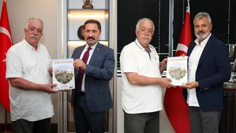 KALAYCIOĞLU'DAN VALİ VE BAŞKANA HATAY HALK BİLİMİ KİTABI