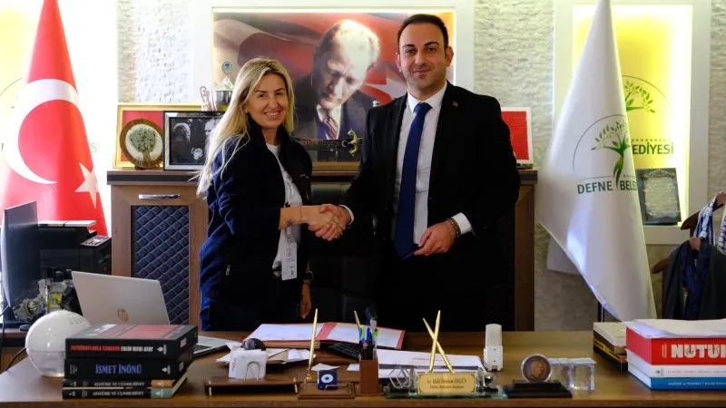 KALBİM SENİNLE DEFNE’DE