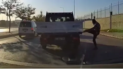 Kamera görüntüsü çıktı... 180 bin TL'lik tekme attı!