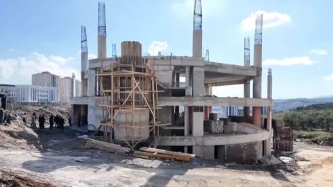 KAMU KAMPÜSÜ CAMİ İNŞAATINDA İNCELEME