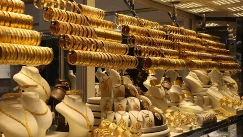 Kapalıçarşı'da kuyumcular tek tek kapanmaya başladı