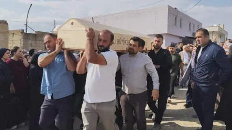 Katliam gibi kazada hayatlarını kaybetmişlerdi: 4'ü çocuk 6 kişi, yan yana toprağa verildi