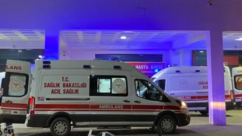 Kavga eden akrabalarını ayırmak isterken silahla vurulan kadın hayatını kaybetti