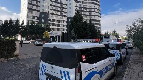 Kayseri'de birlikte yaşayan çift birbirini bıçakladı