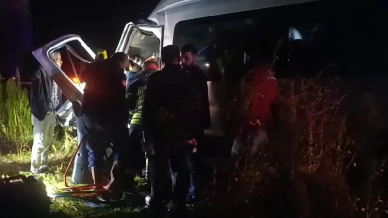 Kayseri’de feci kaza: İki işçi servisi ile kepçe çarpıştı, 1 ölü 15 yaralı