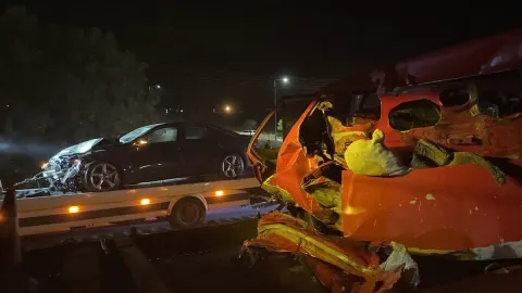 Kaza sonrası araçlar bu hale geldi, 3 kişi hayatını kaybetti