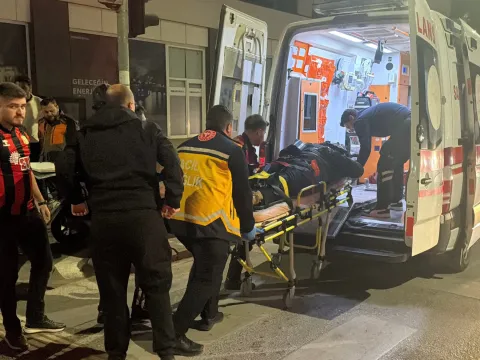 Eskişehir’de motosikletler kavşakta çarpıştı: 2 sürücü ağır yaralı - fotoğraf 2