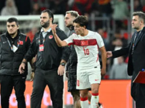 Belçika yenilgisinin ardından Montella'ya sert eleştiriler: 'Tazminatını Bodrum'daki villalarla ödesinler!' , 'Bu takıma verebileceği bir şey kalmadı, misyonu çoktan bitti!' - fotoğraf 3