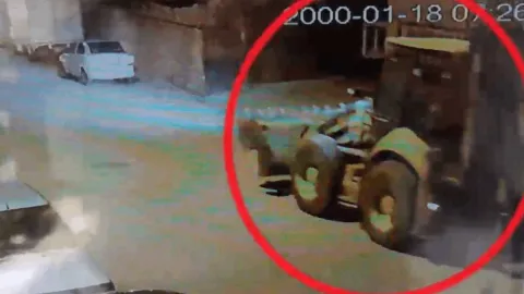 Kepçeyle geldiler, Roma dönemine ait kaideyi alıp kaçtılar