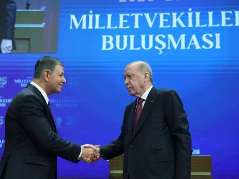AK Parti'ye katılan Cemil Tugay konuştu: "Hayatım boyunca unutamayacağım bir gurur" - fotoğraf 2