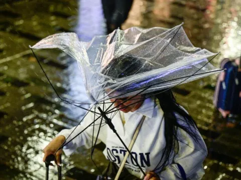 42 il için sarı, 6 il için turuncu uyarı! Çok kuvvetli sağanak bekleniyor - fotoğraf 1