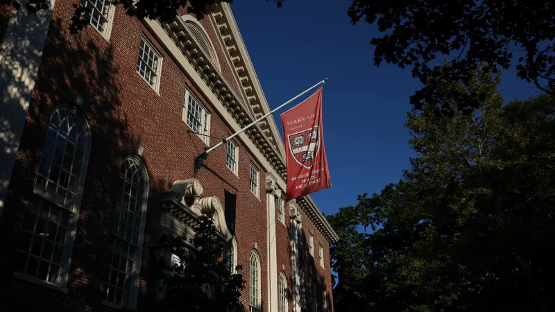Kıbrıslı Türk profesör Harvard'da dekan oldu
