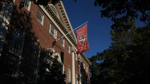 Kıbrıslı Türk profesör Harvard'da dekan oldu