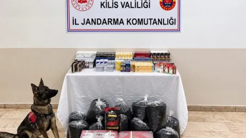 Kilis’te ev ve iş yerinde kaçak sigara ve çay yakalandı