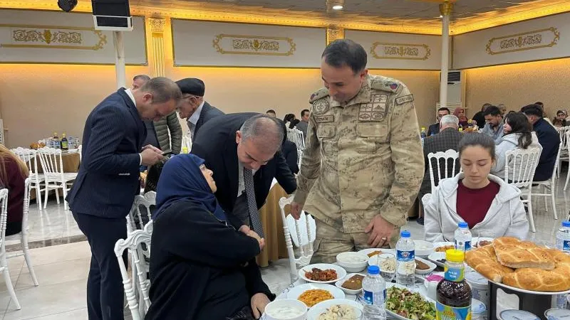 KIRIKHAN'DA İFTAR SOFRASININ KONUKLARI ŞEHİT AİLELERİ VE GAZİLER