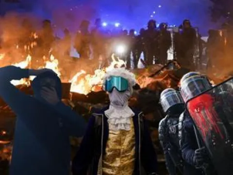 Almanya’dan Fransa’daki vatandaşlarına: “Protesto alanlarından uzak durun” - fotoğraf 1