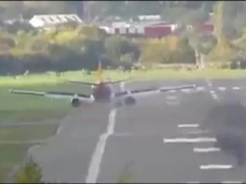 İngiltere'de korku dolu anlar! Uçak pistten çıktı - fotoğraf 1
