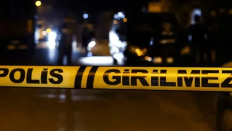 Kolon ve kirişlerden ses geldi: 33 kişi tahliye edildi