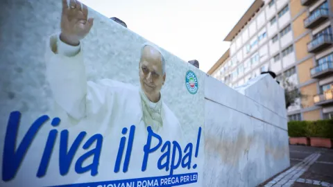 Koltuk 90 dakika sahipsiz kaldı. Papa Leo yokken Katolik dünyasını kim yönetiyor?