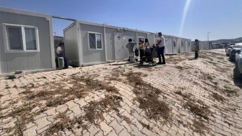 Konteynerde sağlık arıyorlar