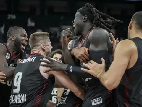 ANADOLU EFES BEŞİKTAŞ EUROLEAGE CANLI İZLE| Anadolu Efes - Beşiktaş Maçı Hangi Kanalda, Saat Kaçta? EuroLeague Derbisi İçin Geri Sayım Başladı - fotoğraf 1