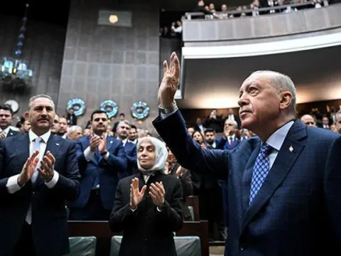 Parti tabanına mesaj: Cumhurbaşkanı Erdoğan’ın fon açıklamasındaki ayrıntıya dikkat çekti! Ahmet Hakan yazdı - fotoğraf 1