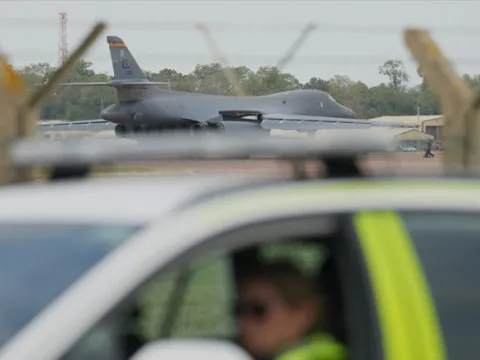 ABD üssünde acil tahliye alarmı: Bütün bombardıman uçakları Fairford'dan geri çekildi - fotoğraf 3