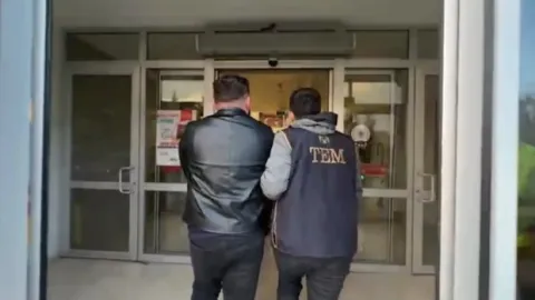 Kütahya merkezli 5 ilde yasa dışı bahis operasyonu: 76 gözaltı