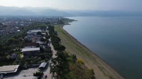 Kuvvetli yağışlar bile çare olmadı. İznik Gölü çekilmeye devam ediyor
