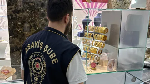 Kuyumcukent'te büyük dolandırıcılık operasyonu: 64 kilo altın toplayıp eritmişler