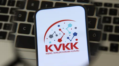 KVKK: İşveren, çalışanın kurumsal eposta yazışmalarına serbestçe erişemez