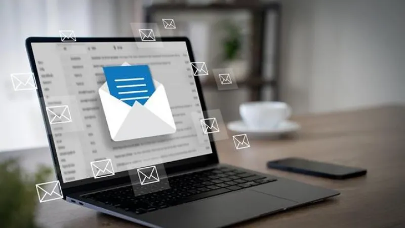 KVKK'dan işverenlere uyarı: Kurumsal e-postalar sınırsız denetlenemeyecek