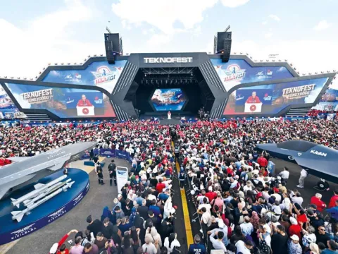1 milyon ziyaretçi... Cumhurbaşkanı Erdoğan TEKNOFEST’te: Türkiye’nin geleceği emin ellerde - fotoğraf 3