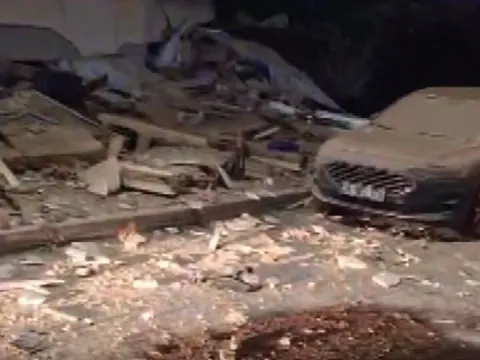 Maltepe'de 7 katlı bina çöktü! Arama kurtarma çalışmaları başladı - fotoğraf 1