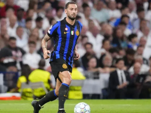 Hakan Çalhanoğlu attı Inter kazandı - fotoğraf 1