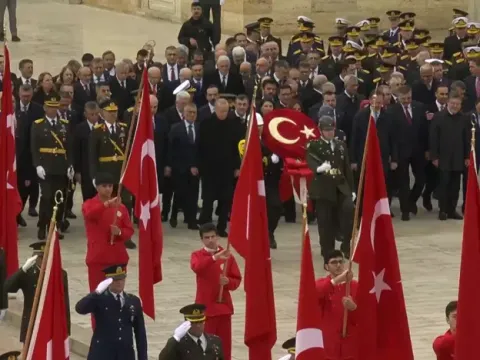 Cumhuriyet 103 yaşında. Devlet erkanı Ata'nın huzurunda - fotoğraf 1