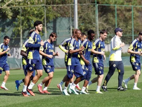 F.Bahçe'de Aston Villa mesaisi başladı - fotoğraf 2