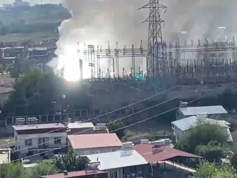 Diyarbakır'da trafo merkezinde yangın ve patlamalar kamerada - fotoğraf 4