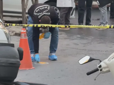 Kağıthane'de park halindeki araçta öldürülmüştü! Saldırgan yaya olarak gelip motosikletle kaçmış - fotoğraf 4