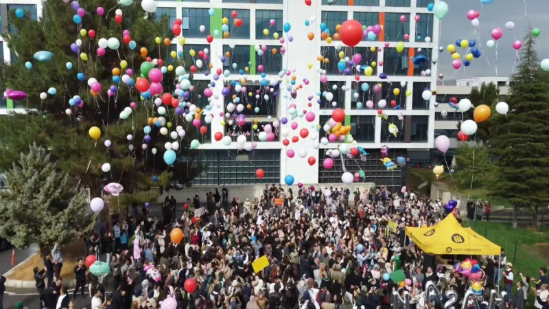 Lösemiyi yenen Hasan için gökyüzüne balon bırakıldı