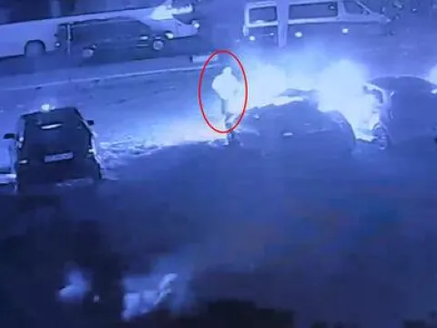 6 aracı kundakladı! Oto galeriye feci saldırı! - fotoğraf 2