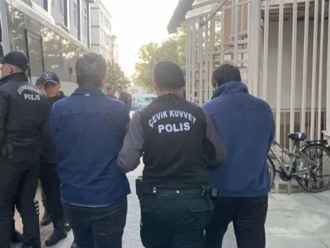 95 gözaltı! Çağrı merkezine operasyon - fotoğraf 1