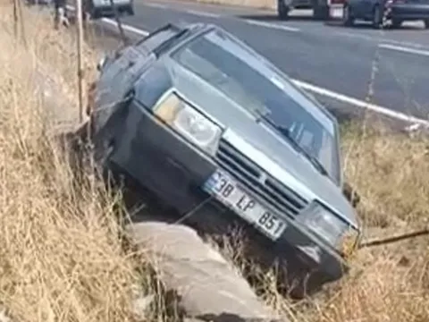 Diyarbakır'da kavşak kazası: 2'si çocuk 8 kişi yaralandı - fotoğraf 3