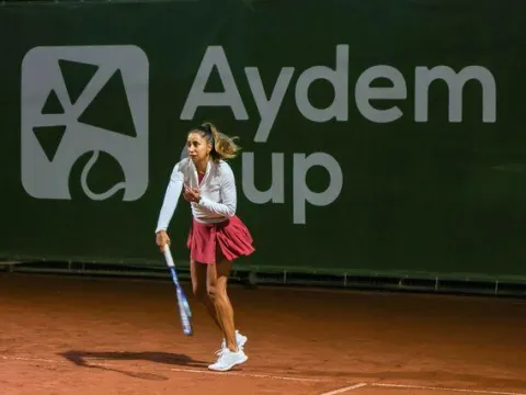 Çağla Büyükakçay, Aydem Cup'a renk kattı - fotoğraf 2