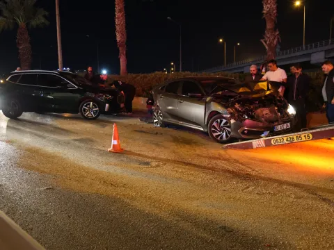 İzmir'de zincirleme kaza: 7 otomobil ve 1 motosiklet birbirine girdi - fotoğraf 2